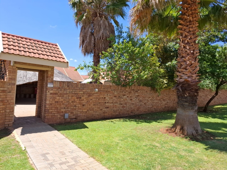 3 Bedroom Property for Sale in Langenhovenpark Free State